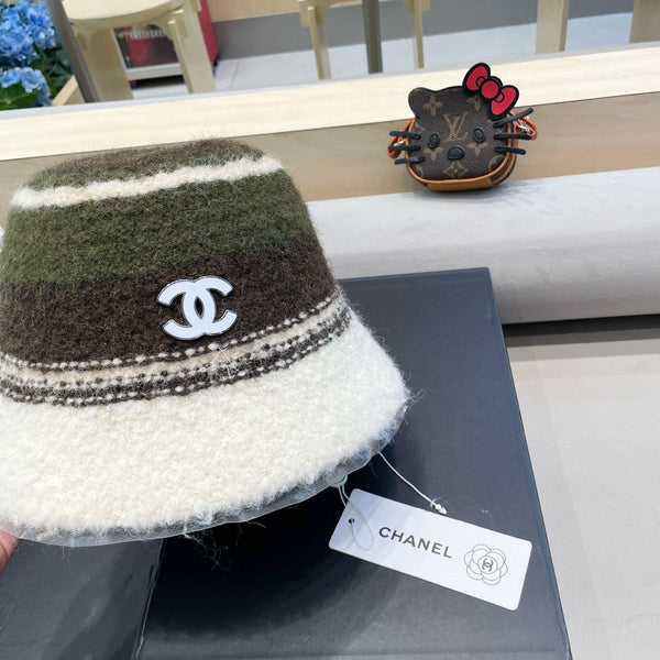 BUCKET HAT IN COLORFUL FLEECE 421131