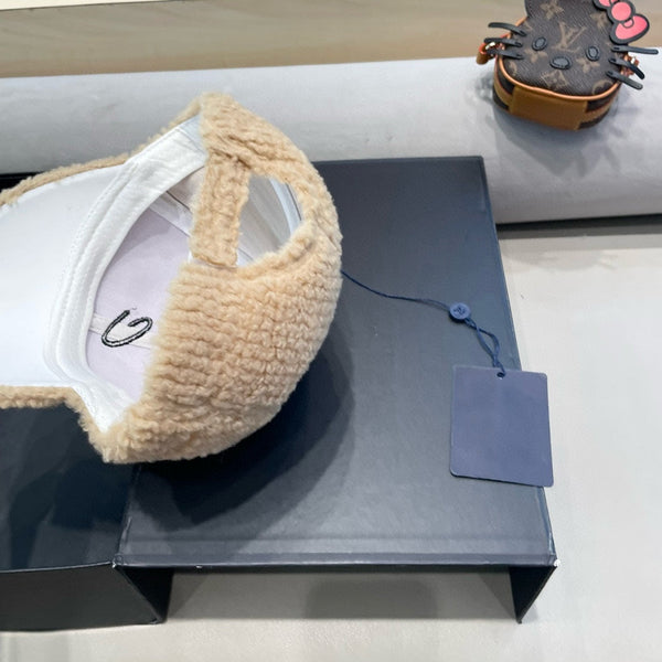 BERRETTO DA BASEBALL IN LANA BEIGE 421244