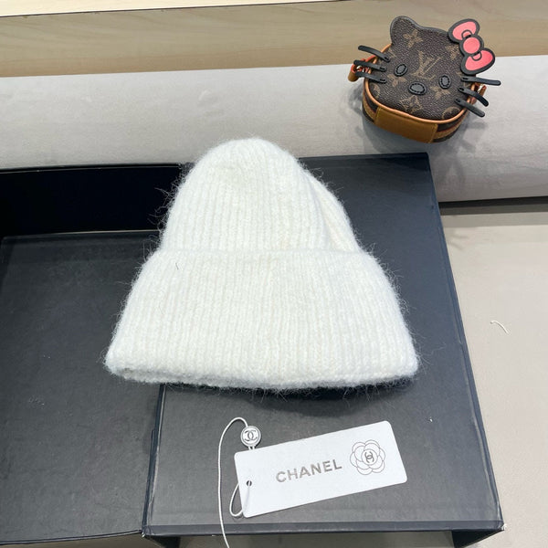 BEANIE HAT IN WHITE WOOL WITH BOW 421253