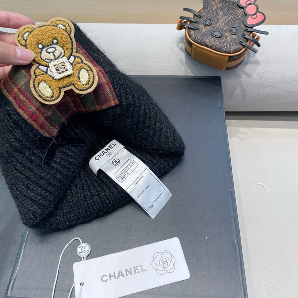 BEANIE HAT IN BLACK WOOL WITH BOW 421254