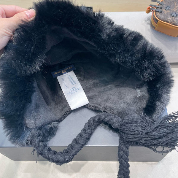 BERRETTO IN MAGLIA DI LANA NERA CON ORECCHIE DI GATTO GIAPPONESE 421256