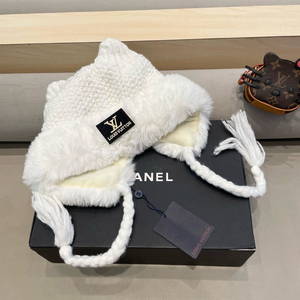 BERRETTO IN MAGLIA DI LANA BIANCA CON ORECCHIE DI GATTO GIAPPONESE 421259