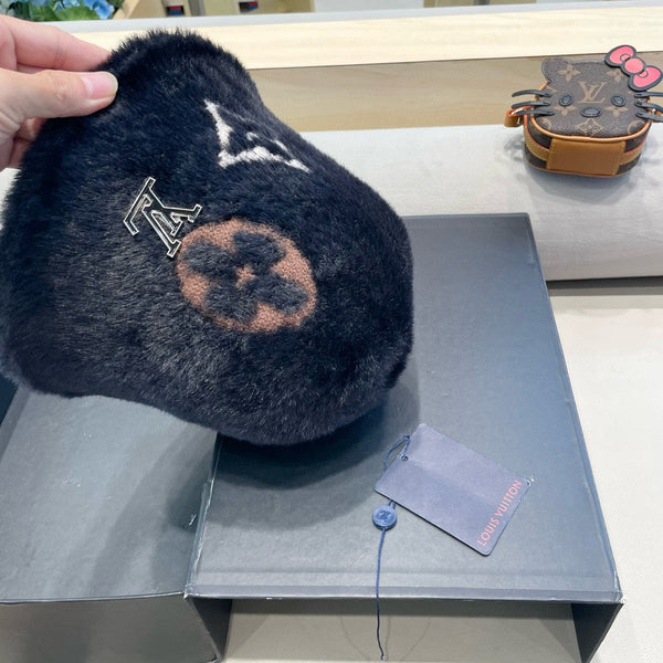 CAPPELLO A SECCHIELLO IN PELLICCIA DI CONIGLIO NERO 421260