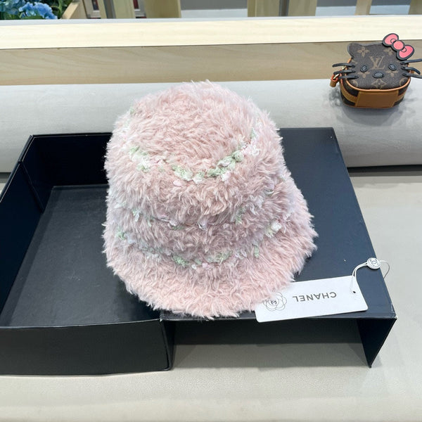 BUCKET HAT IN LIGHT PINK FLEECE 421274