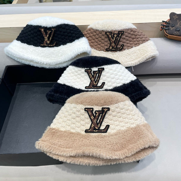 CAPPELLO A SECCHIELLO IN LANA MISTO BIANCO E NERO 421040