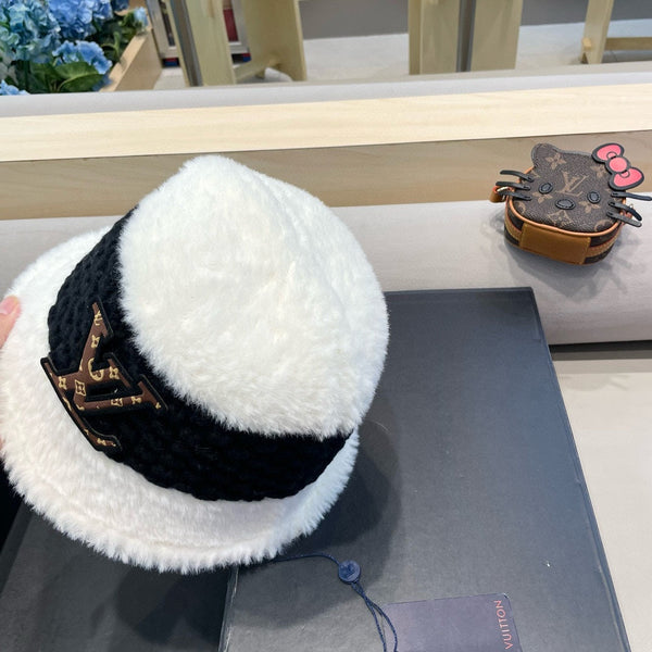 CAPPELLO A SECCHIELLO IN LANA MISTO BIANCO E NERO 421040