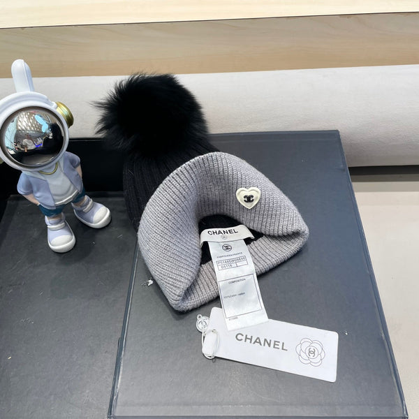 BEANIE HAT IN BLACK MIX LIGHT GRAY WOOL 421050