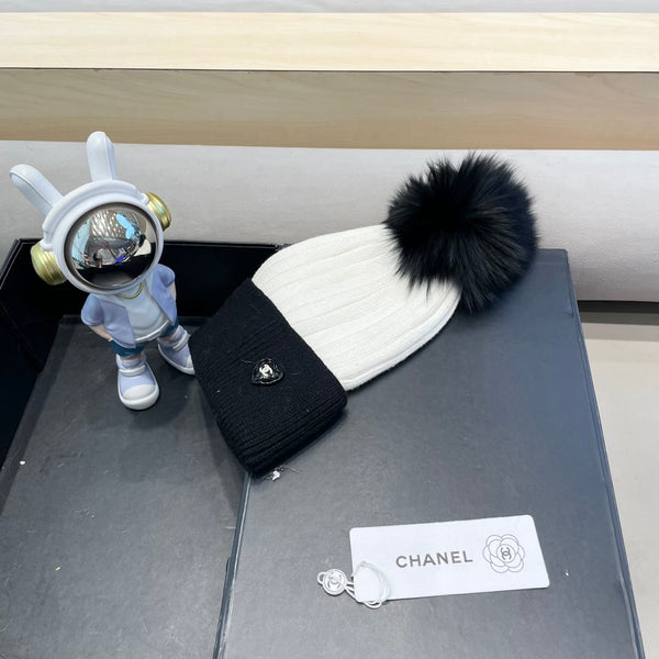 BEANIE HAT IN BLACK MIX WHITE WOOL 421053
