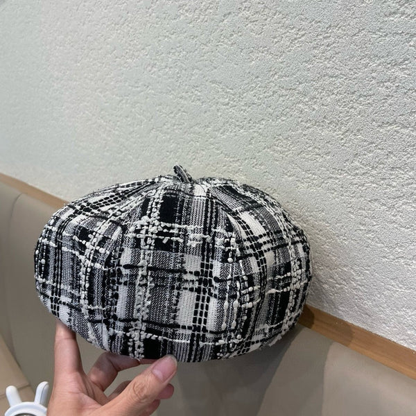 CAPPELLO BASCO IN TWEED DI LANA BIANCO E NERO 422552