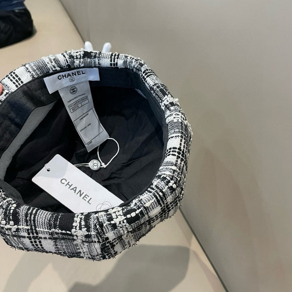 BERET HAT IN BLACK MIX WHITE WOOL TWEED 422552