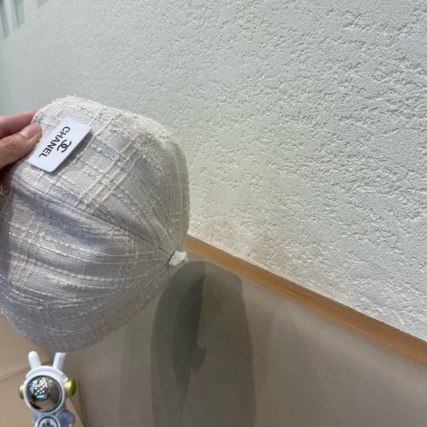 BERET HAT IN WHITE WOOL TWEED 422553