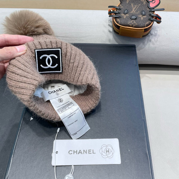 BEANIE HAT IN LIGHT BROWN WOOL 422175