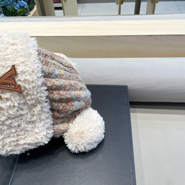 BERRETTO IN MAGLIA DI LANA COLORATA CON ORECCHIE DA ORSO CARINE 422497