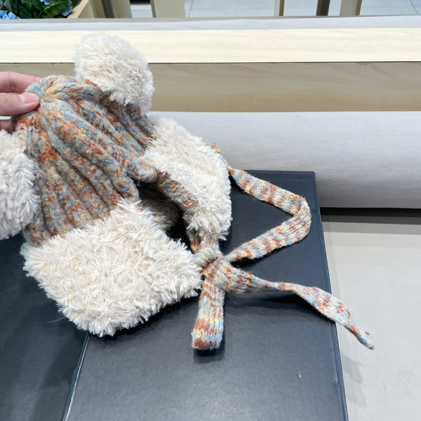 BERRETTO IN MAGLIA DI LANA COLORATA CON ORECCHIE DA ORSO CARINE 422497