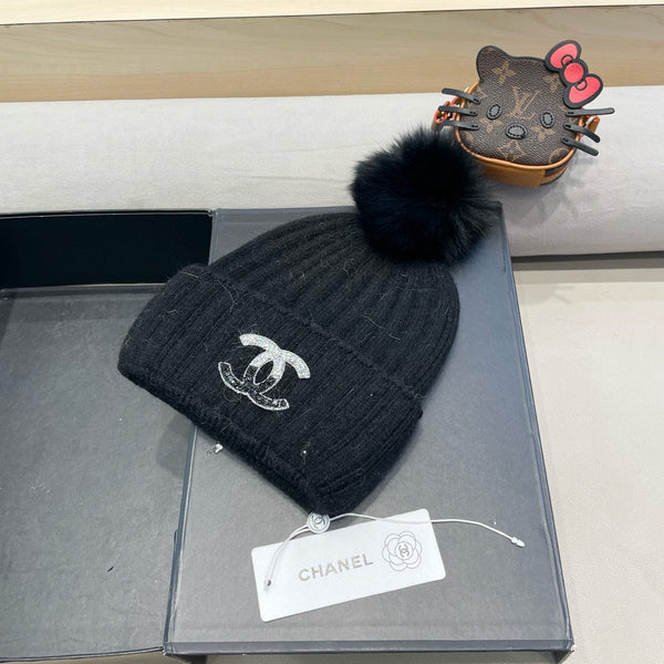 BEANIE HAT IN BLACK WOOL 426234