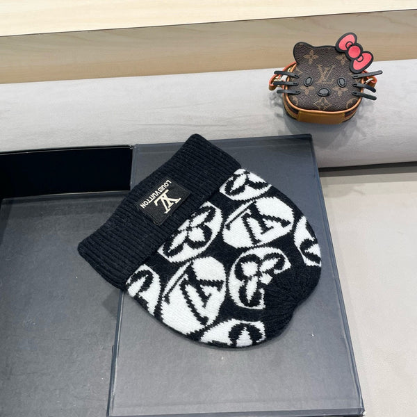 BERRETTO IN MAGLIA IN LANA MISTA BIANCA E NERA E PELLICCIA DI CONIGLIO 426245