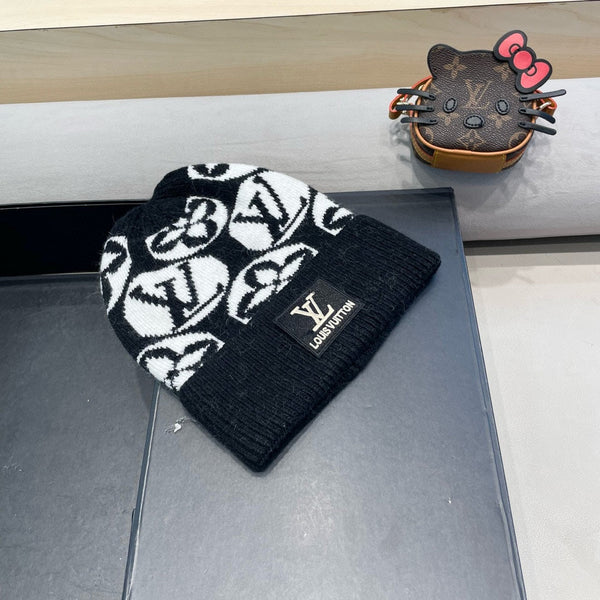 BERRETTO IN MAGLIA IN LANA MISTA BIANCA E NERA E PELLICCIA DI CONIGLIO 426245