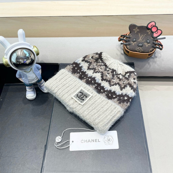 KNIT BEANIE HAT WHITE MIX BROWN 428242