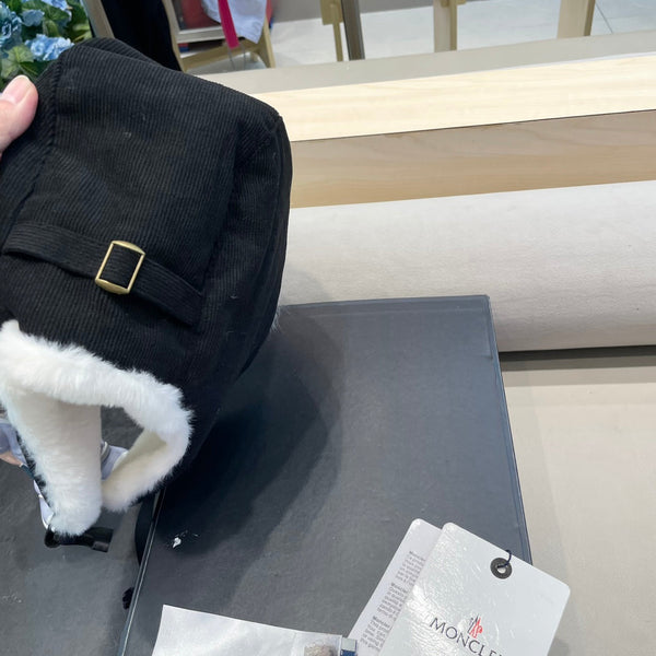 CAPPELLO AVATOR IN VELLUTO A COSTE NERO E FODERA IN PILE 434984