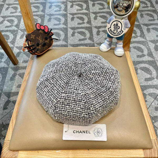BERET HAT IN BLACK MIX WHITE WOOL TWEED 430011