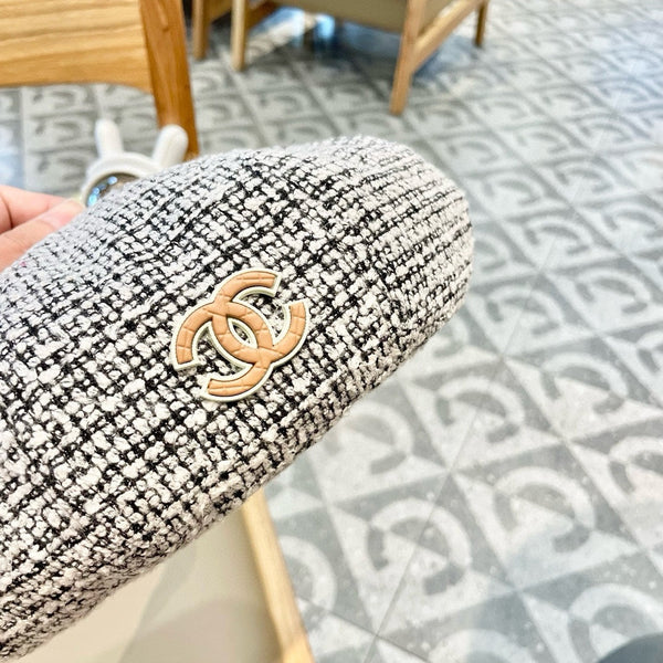 BERET HAT IN BLACK MIX WHITE WOOL TWEED 430011