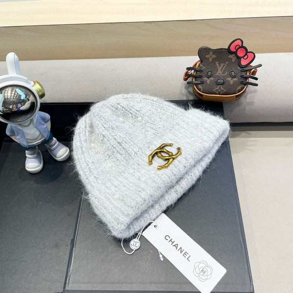 BEANIE HAT IN CLOUD GRAY WOOL 430081