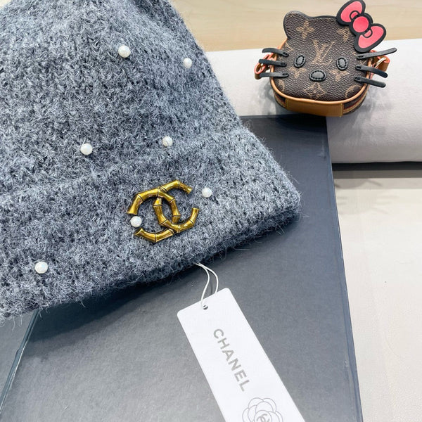 BEANIE HAT IN SHARK GRAY WOOL 430083