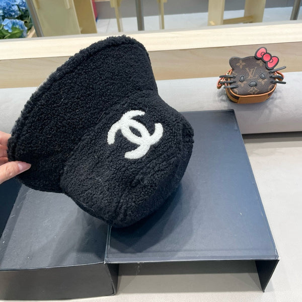 BUCKET HAT IN BLACK LAMB WOOL 430248