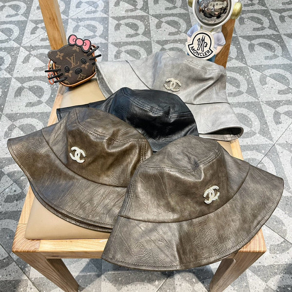 BUCKET HAT IN PASTEL GRAY CALFSKIN 431730