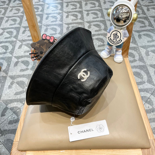 BUCKET HAT IN BLACK CALFSKIN 431732