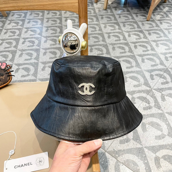 BUCKET HAT IN BLACK CALFSKIN 431732