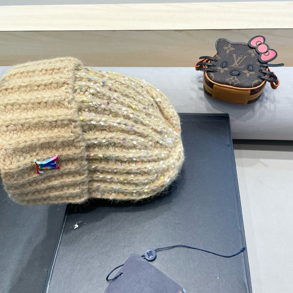 KNITTED BEANIE HAT IN CREAM BEIGE WOOL 431618