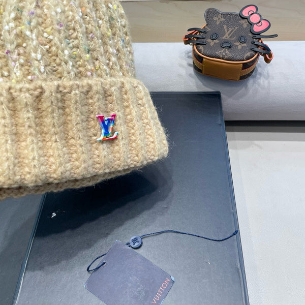 KNITTED BEANIE HAT IN CREAM BEIGE WOOL 431618