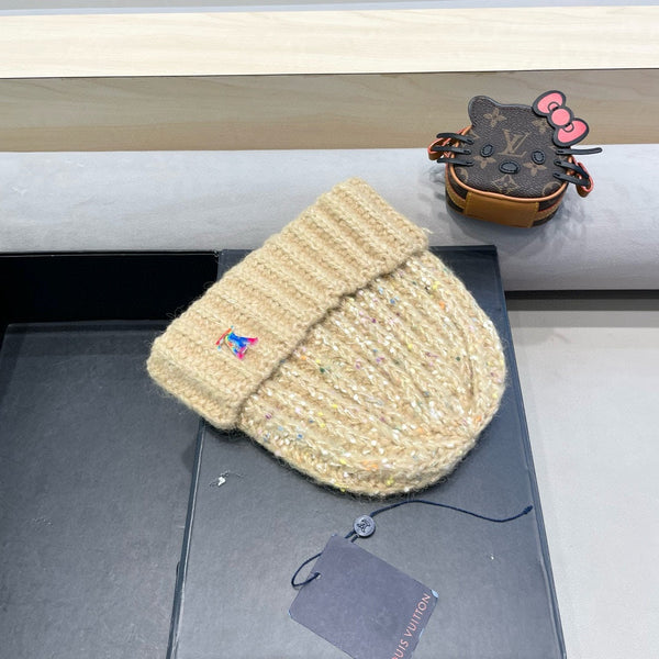 KNITTED BEANIE HAT IN CREAM BEIGE WOOL 431618