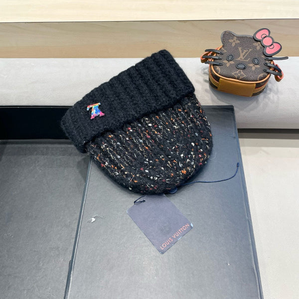 KNITTED BEANIE HAT IN BLACK WOOL 431619