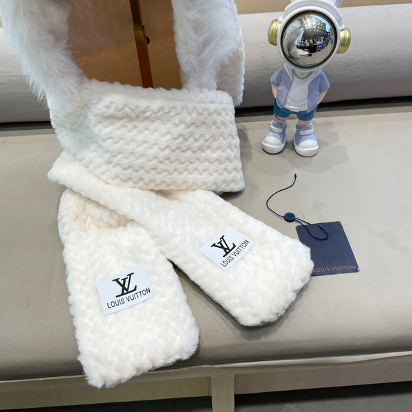 BERRETTO IN LANA BIANCA E PELLICCIA DI AGNELLO 435076