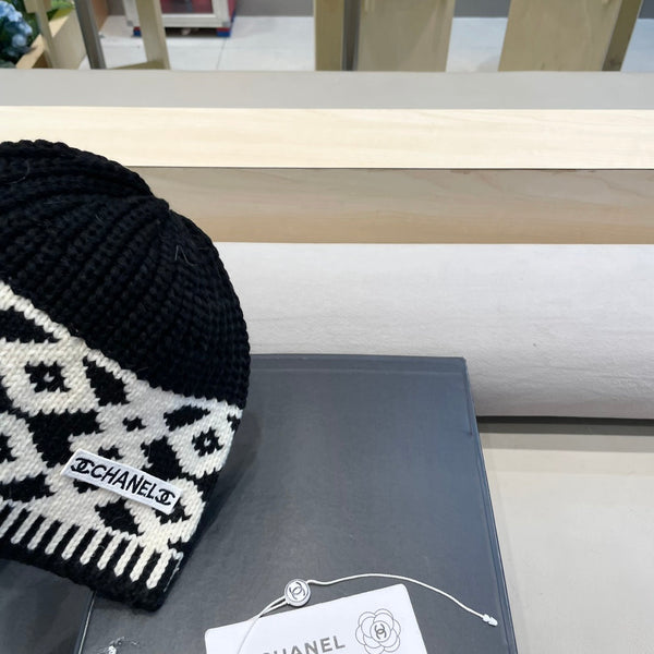 BEANIE HAT IN BLACK MIX WHITE WOOL 431698