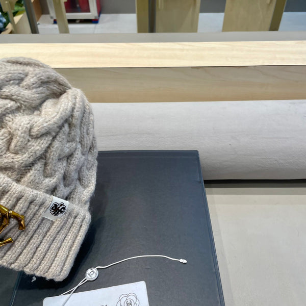 BEANIE HAT IN CYSTER TAN WOOL 431706