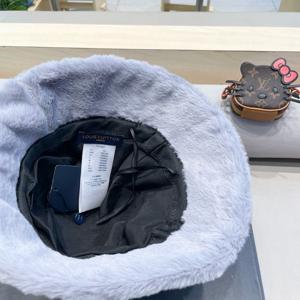 BUCKET HAT IN BEAU BLUE WOOL AND LAMB FUR 434941