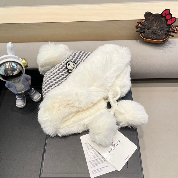 BEANIE HAT IN WHITE WOOL AND FLEECE 436749