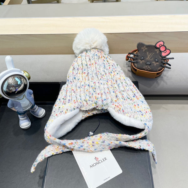 BERRETTO IN LANA BIANCA FODERATO IN PILE 436774