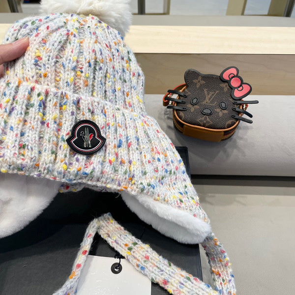 BERRETTO IN LANA BIANCA FODERATO IN PILE 436774