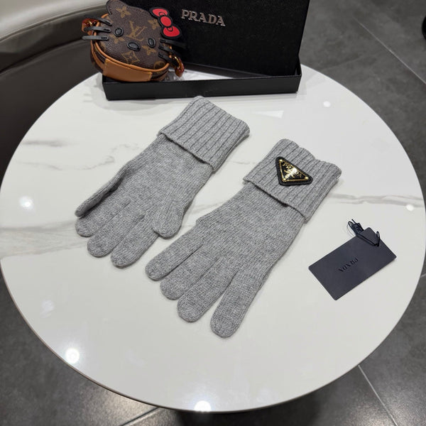 Prad 26S Triangle Logo Full-Finger Gloves Ribbed Knit 505709