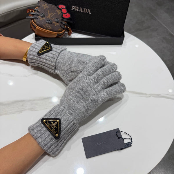 Prad 26S Triangle Logo Full-Finger Gloves Ribbed Knit 505709