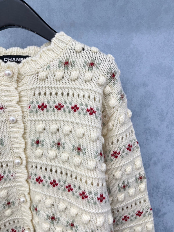 Veste CC 2025 avec bouton perlé coloris crème mélangés en laine 325857