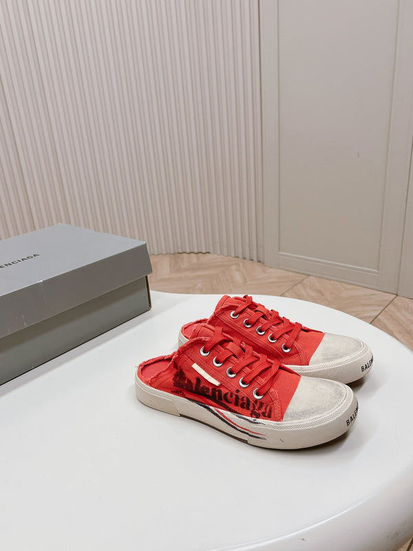 SNEAKER MULES IN RED CANVAS GRAFFITI LOGO