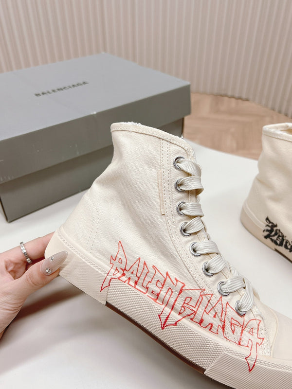 HIGH-TOP SNEAKERS GRAFFITI IN WHITE CANVAS