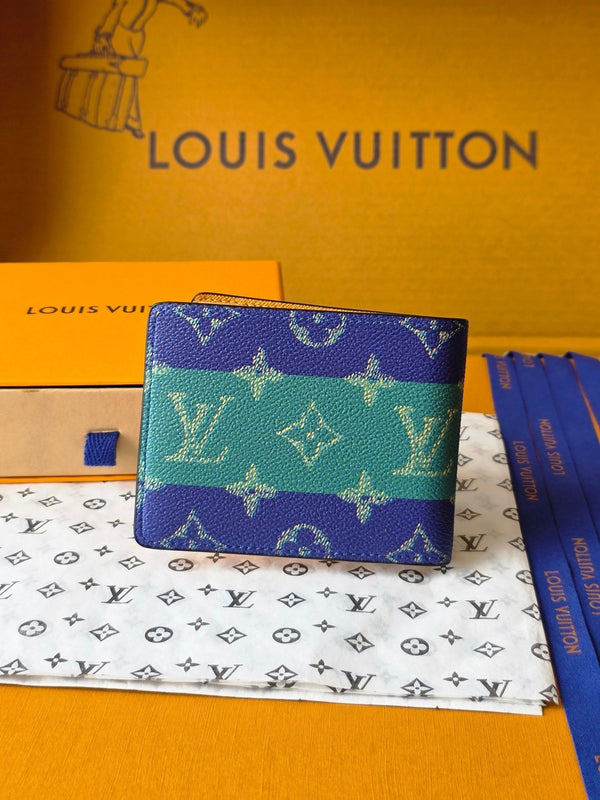 LV M25795 Portafoglio multiplo in pelle di vacchetta blu scuro verde acqua