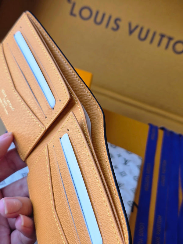 LV M25795 Portafoglio multiplo in pelle di vacchetta blu scuro verde acqua