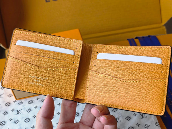 LV M25795 Portafoglio multiplo in pelle di vacchetta blu scuro verde acqua